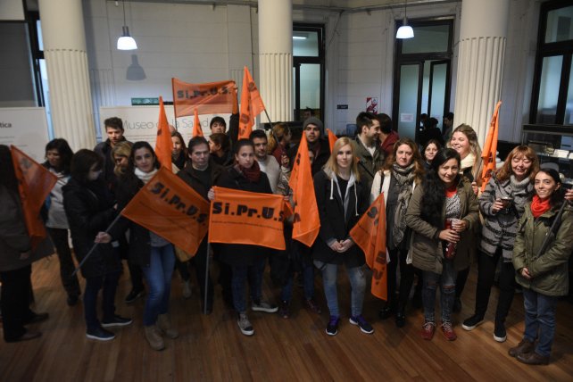 Denuncian que la mitad de los médicos de las guardias está «en negro»