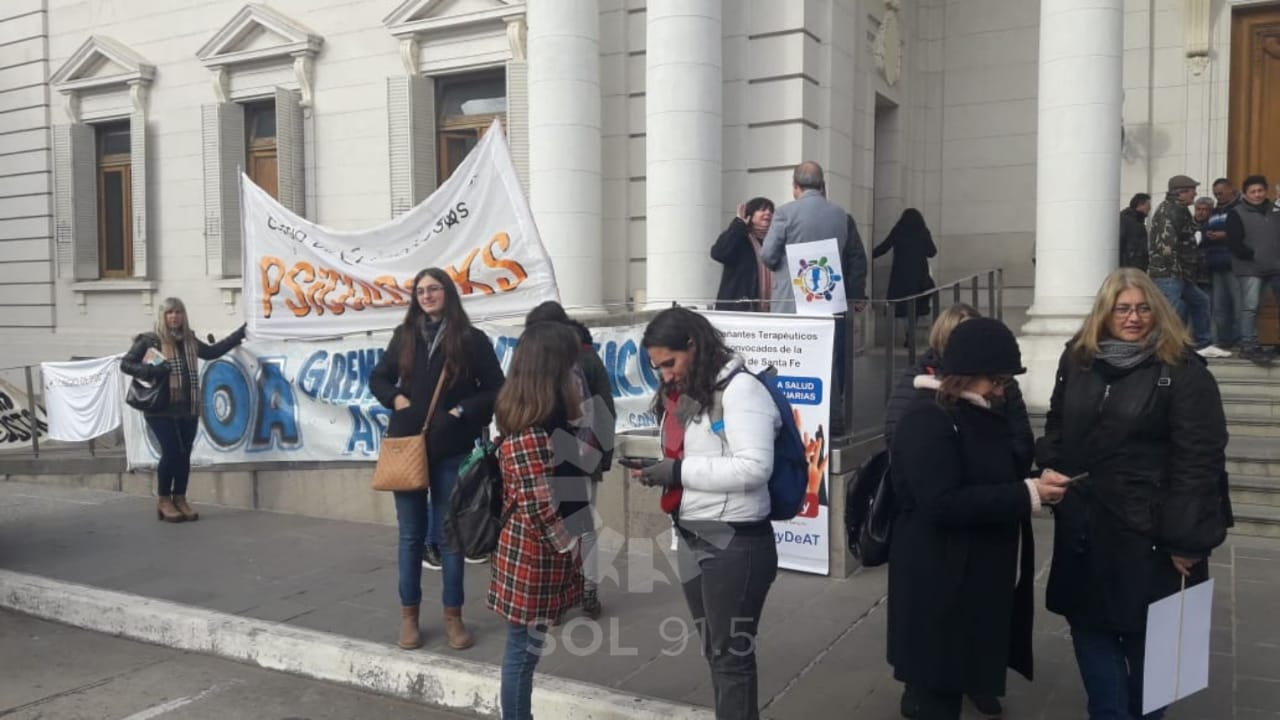 Profesionales de la salud se manifiestan contra la Caja del Arte de Curar