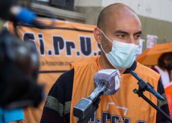 Profesionales de la salud tomaron las calles en Santa Fe