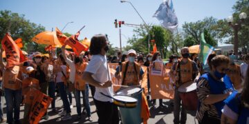 Profesionales de la salud tomaron las calles en Santa Fe