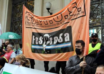 Siprus: importantes concentraciones y marchas en la provincia