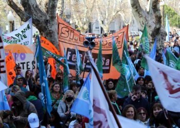 SIPRUS paró, concentró en Santa Fe y movilizó en Rosario