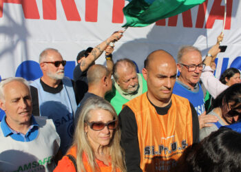 Para gritar fuerte no al ajuste, salarios y condiciones de trabajo dignas!