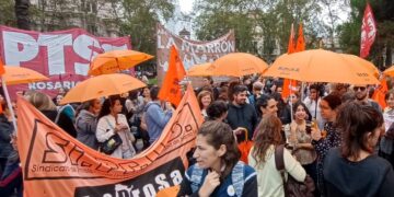 Masiva concentración en Rosario contra la violencia, por salarios y condiciones de trabajo