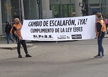 Masiva concentración en Rosario contra la violencia, por salarios y condiciones de trabajo