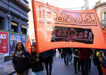 Paro sin asistencia y acciones en unidad