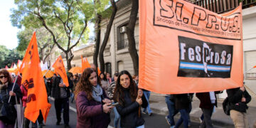 Paro sin asistencia y acciones en unidad