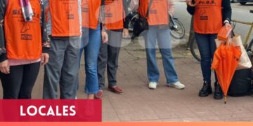 Se realizó un abrazo de profesionales de la salud del Hospital J. Ferré