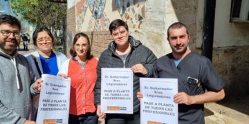 ABRAZO DE PROFESIONALES DE LA SALUD AL HOSPITAL J FERRÉ