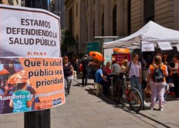 Los profesionales de la salud nos manifestamos hoy jueves con una Carpa Sanitaria